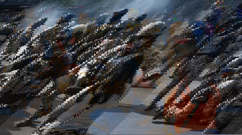 Appeals court lifts injunction on Trump's Chicago immigration operation