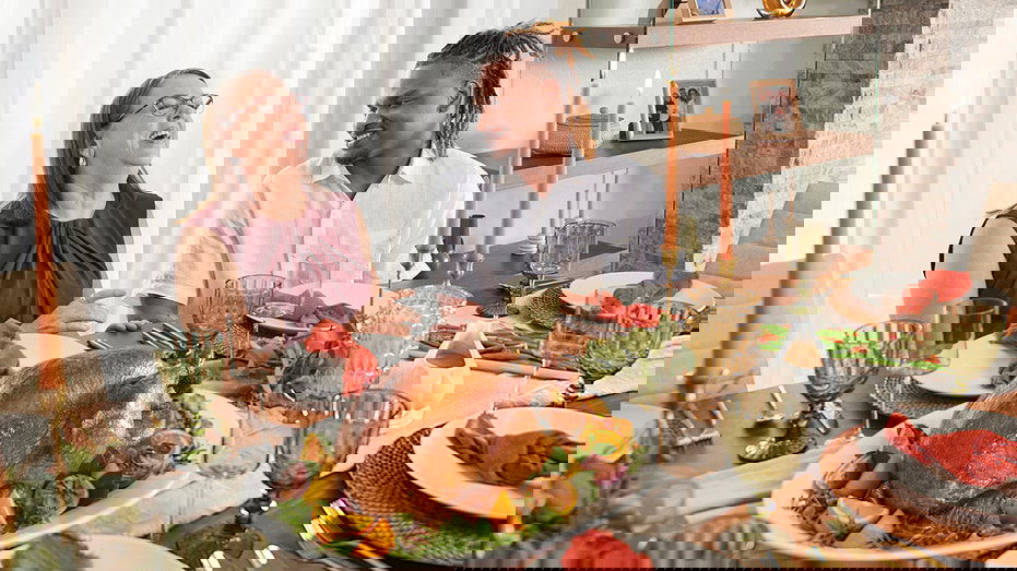 Arizona grandma and stranger she mistakenly texted in 2016 will celebrate 9th Thanksgiving together