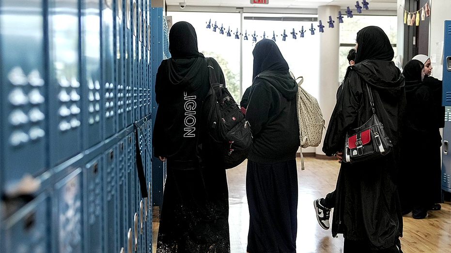 California school district sued over field trip to mosque where students allegedly donned Muslim garb