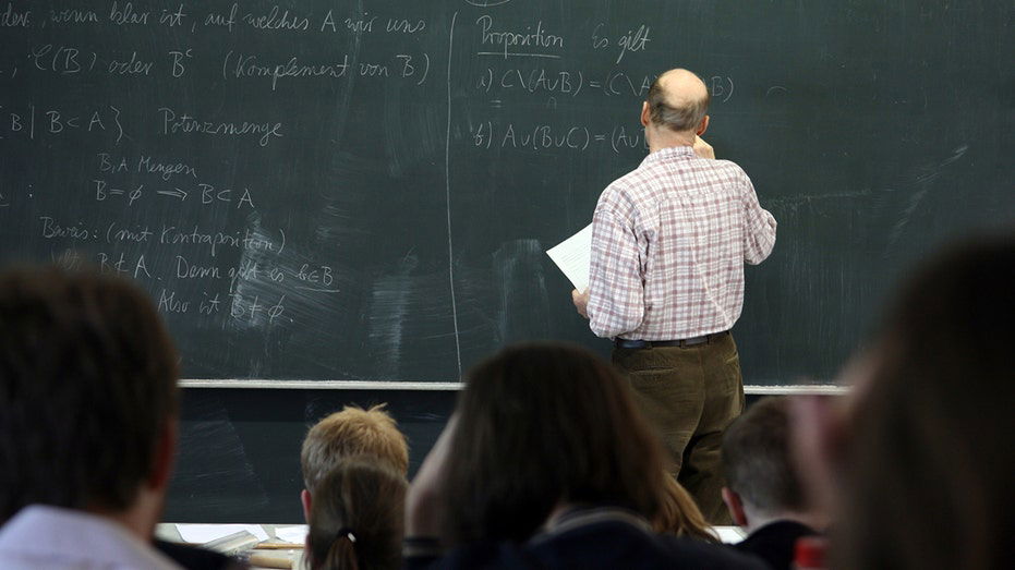 Conservative Portland State professor upset after faculty book club pick features broad criticism of Whites