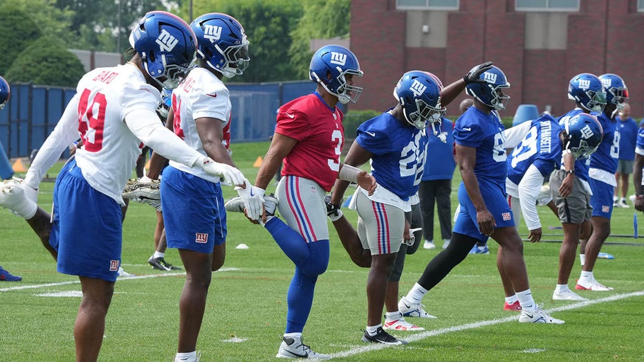 Giants' OTA session ends early after multiple fights erupt: 'Heat got to us'