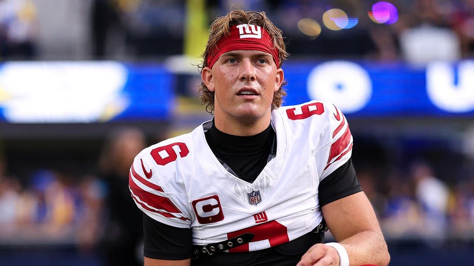 Giants' season-opening high comes crashing down as Jaxson Dart's knee injury overshadows Rams' blowout win