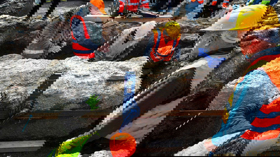 'Hermetically sealed' Roman sarcophagus frozen in time for 1,700 years finally opened by archaeologists