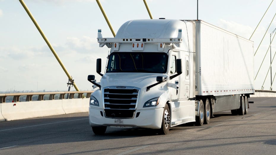 Humanless big rig completes first US freight run