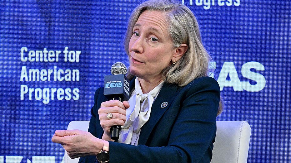 Midterm history massively favors Democrats. But they are making a big mistake