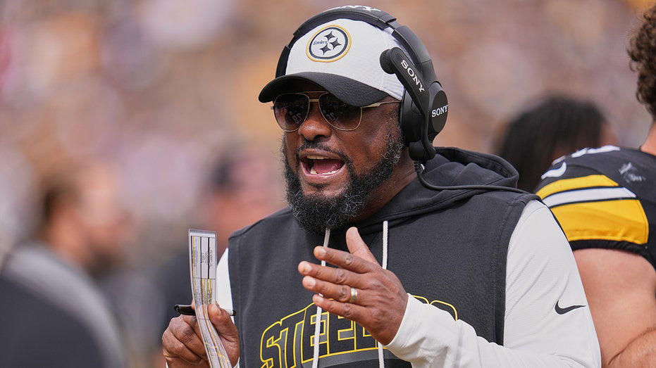Mike Tomlin steps down as Steelers head coach