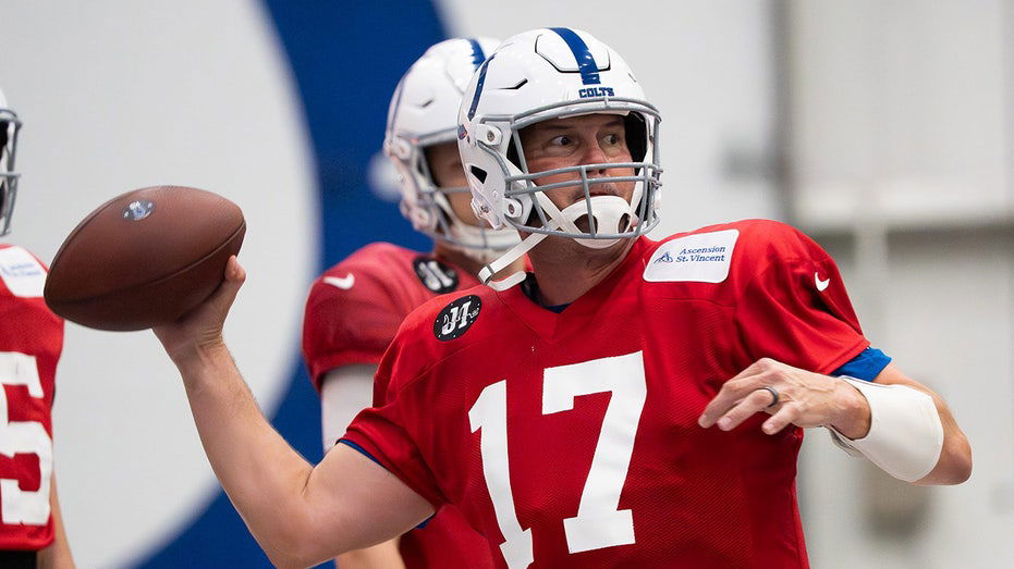 NFL legend who played into his mid-40s 'alarmed' by Philip Rivers' return, gives QB advice