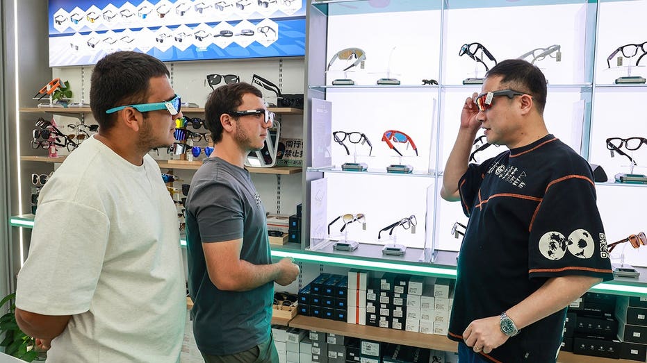 Privacy fears push vacation spot to consider ban on favorite accessory for travelers
