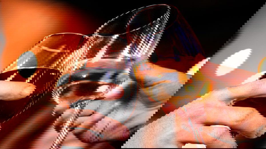 Red wine or white wine? Doctor reveals the healthier choice, as well as cautionary details