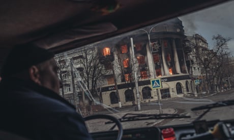 Russian artillery barrages kill civilians in southern and eastern Ukraine