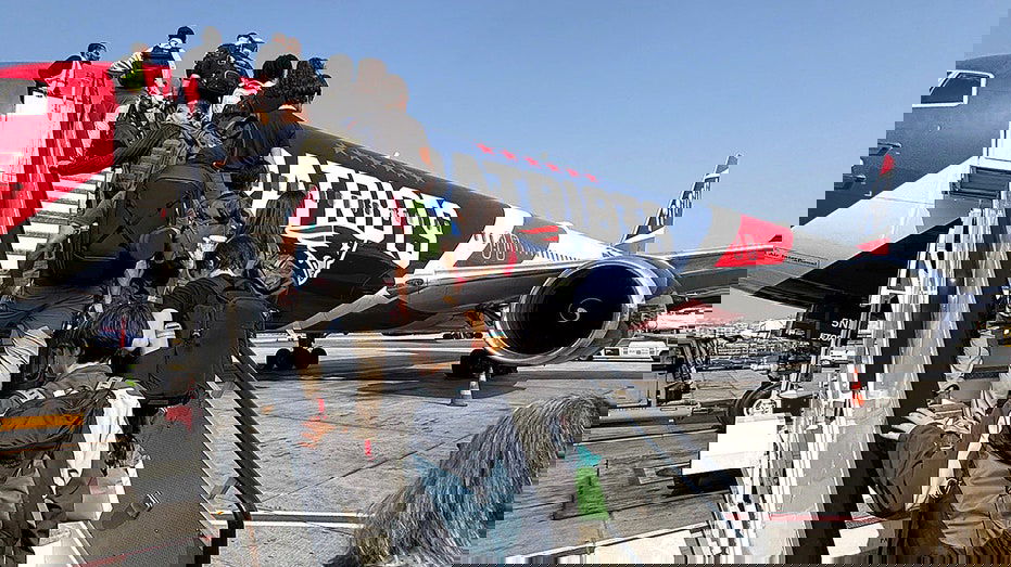 State Department uses Patriots team plane to evacuate Americans from Middle East