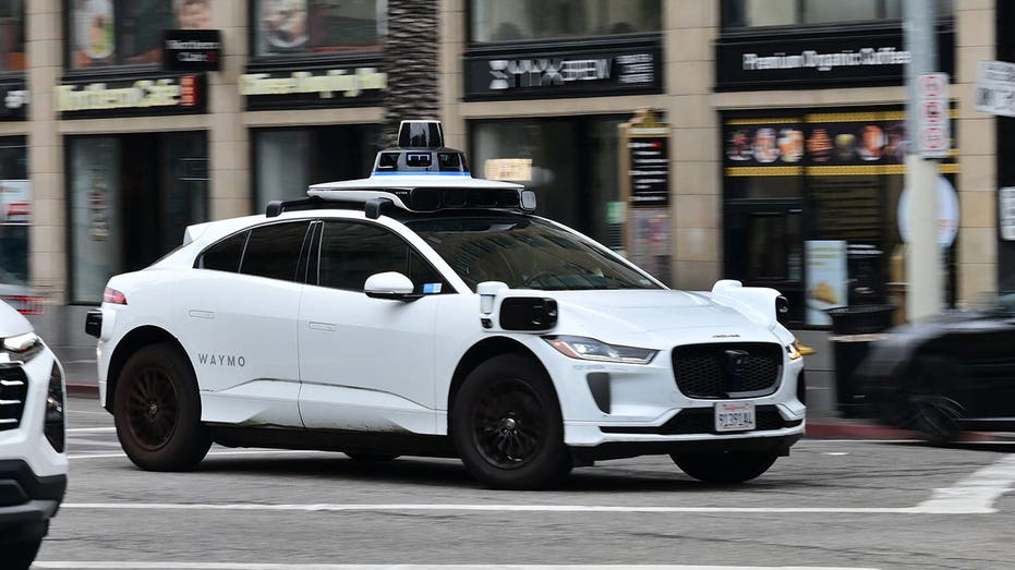 Thief uses Waymo as a getaway car