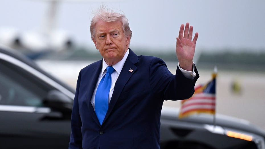 Trump moves Cabinet meeting from Camp David to White House as Iran talks intensify