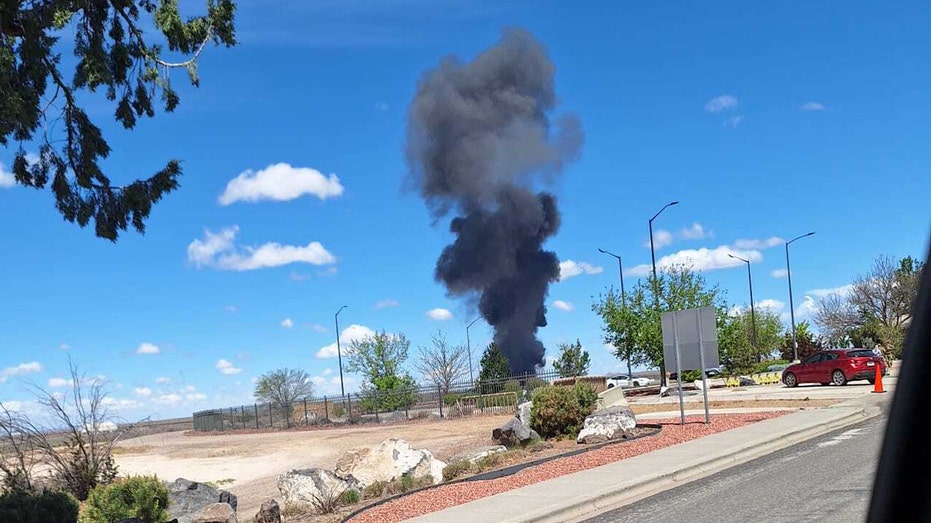 Two Navy jets crash midair as crew successfully ejects during Idaho military base air show