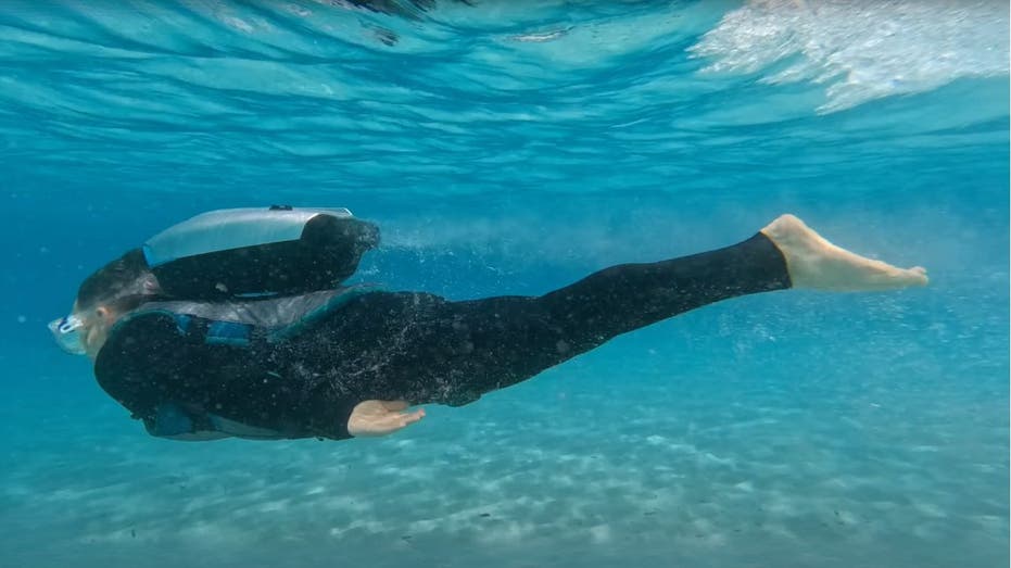 Underwater jetpack backpack lets you explore ocean depths