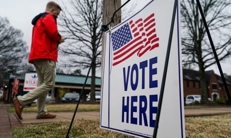 US judge bars Alabama from purging thousands of voters before election