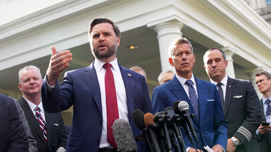 Vance pleads for 'five reasonable Democrats' to step up, end government 'hostage' situation amid aviation woes